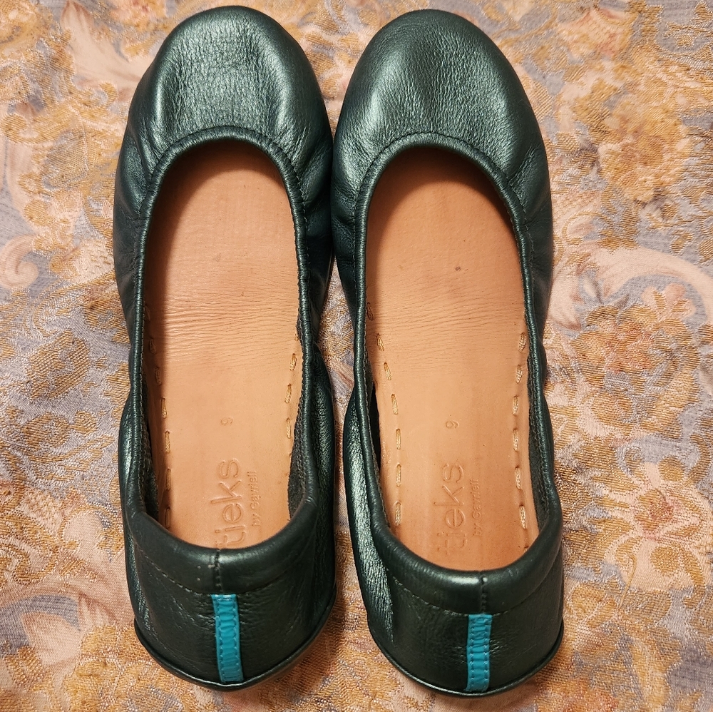Tahitian Pearl Tieks size 9